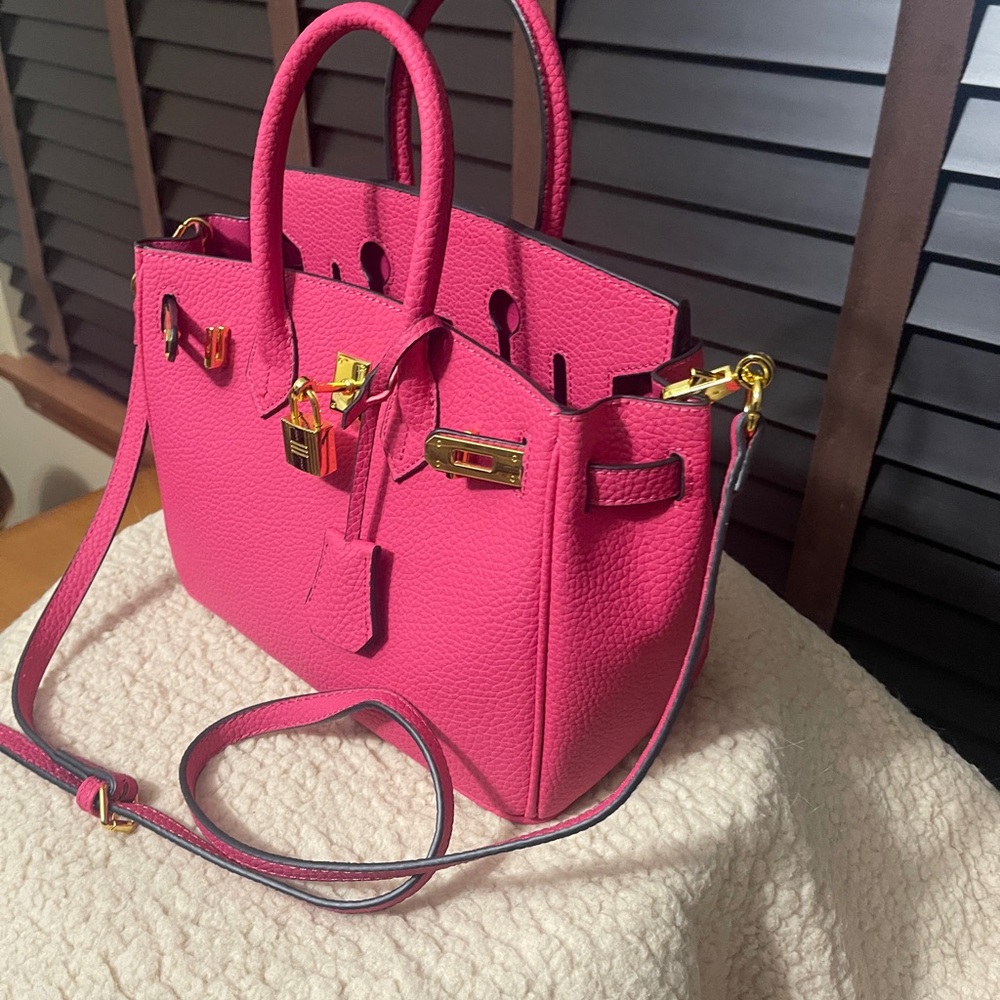 Firkin 25 Pink with crossbody strap